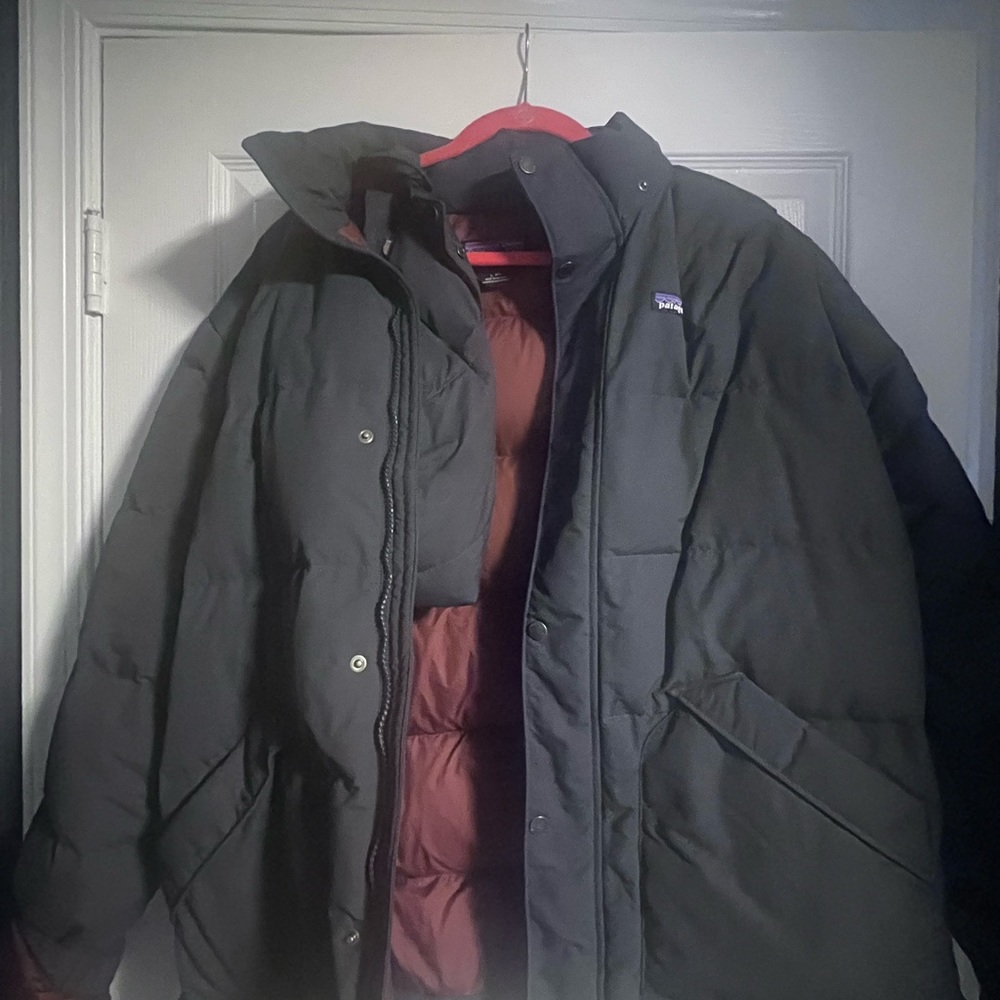 Patagonia men puffer winter jacket with detachable hood size large